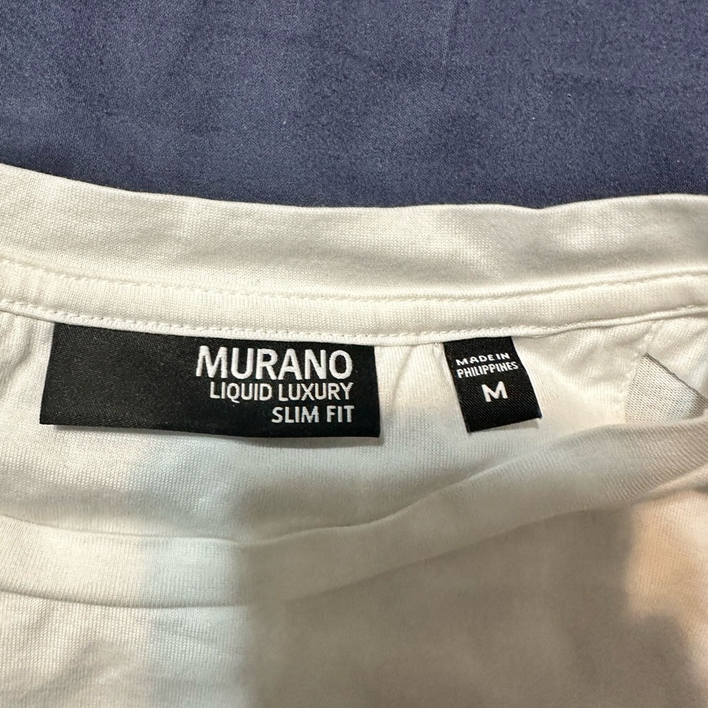 Murano graphic tee. Liquid luxury. Medium slim fit